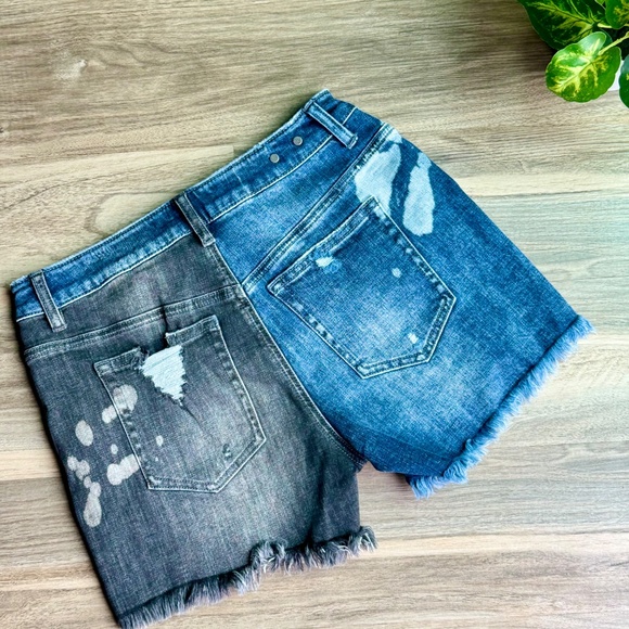 CAbi Park Colorblock Denim Shorts Distressed Frayed Hems Stretch Size 2 - Picture 13 of 15